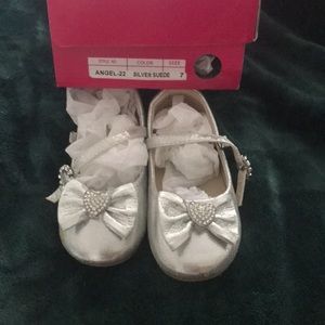 Silver toddler dress shoes size 7